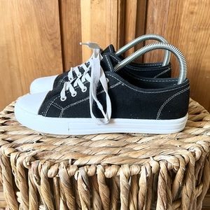 Black Converse Style Low Top Sneakers Size 6